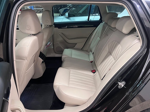 Skoda Superb 9 of 19