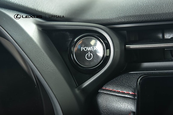 Lexus LBX 13 of 18
