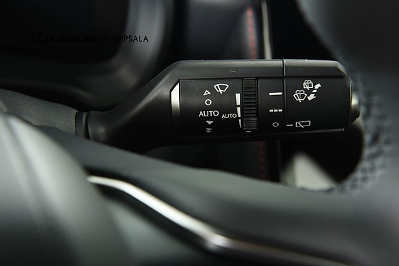 Lexus LBX 12 of 18