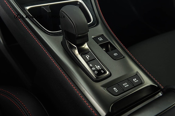 Lexus LBX 15 of 18