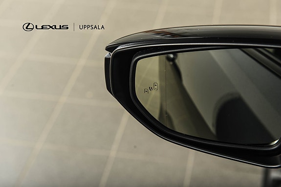 Lexus LBX 17 of 18