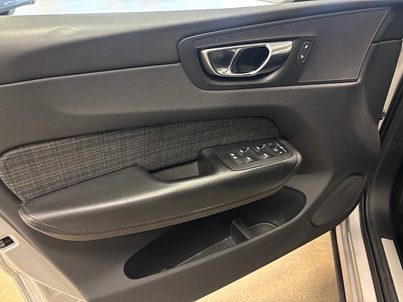 Volvo XC60 11 of 19