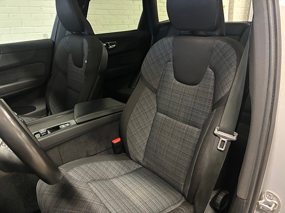 Volvo XC60 12 of 19