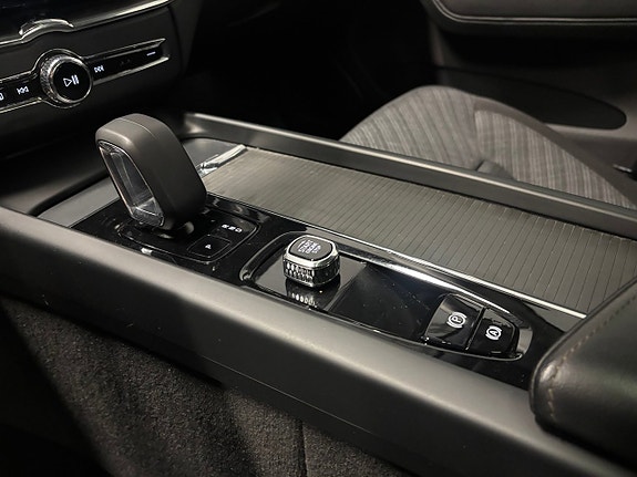 Volvo XC60 13 of 19