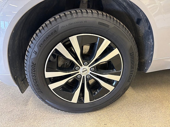 Volvo XC60 4 of 19