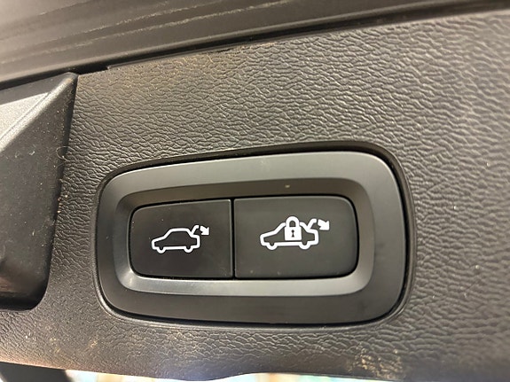 Volvo XC60 8 of 19