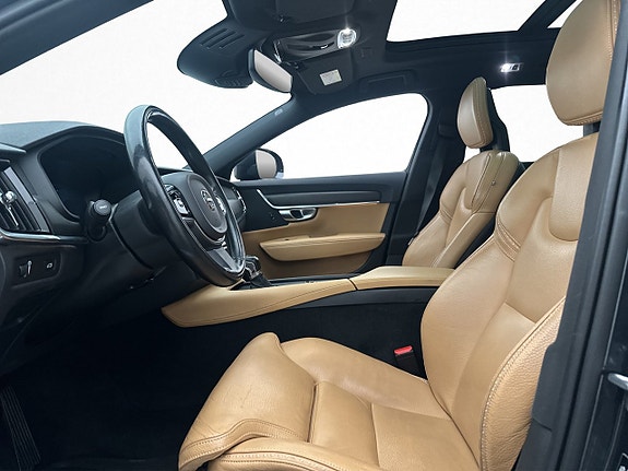 Volvo V90 Cross Country 12 of 30