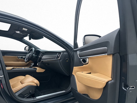 Volvo V90 Cross Country 30 of 30