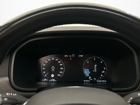 Volvo V90 Cross Country 19 of 30