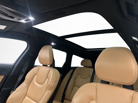 Volvo V90 Cross Country 13 of 30
