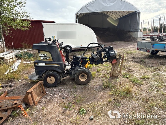 Redskapsbärare Ditch Witch R300 8 of 27