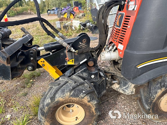 Redskapsbärare Ditch Witch R300 18 of 27