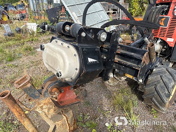 Redskapsbärare Ditch Witch R300 12 of 27