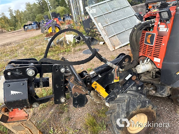 Redskapsbärare Ditch Witch R300 16 of 27
