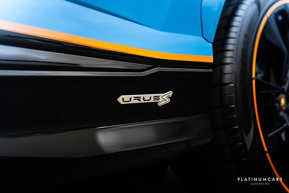 Lamborghini Urus 23 of 27