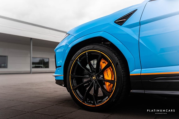 Lamborghini Urus 27 of 27