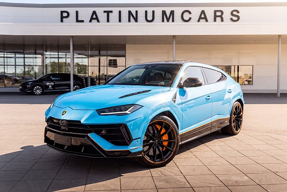 Lamborghini Urus 2 of 27