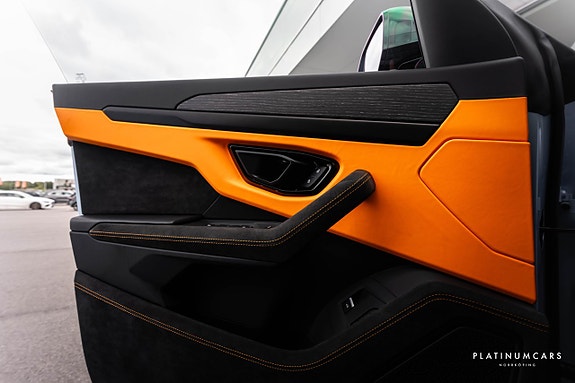Lamborghini Urus 20 of 27