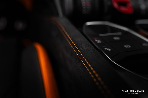 Lamborghini Urus 14 of 27