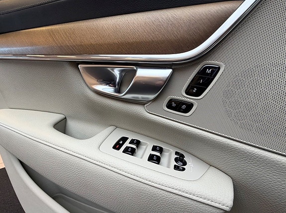 Volvo S90 11 of 11