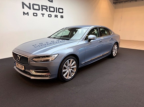 Volvo S90 2 of 11