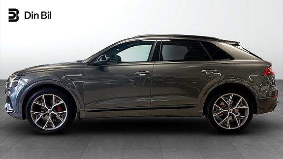 Audi Q8 2 of 13