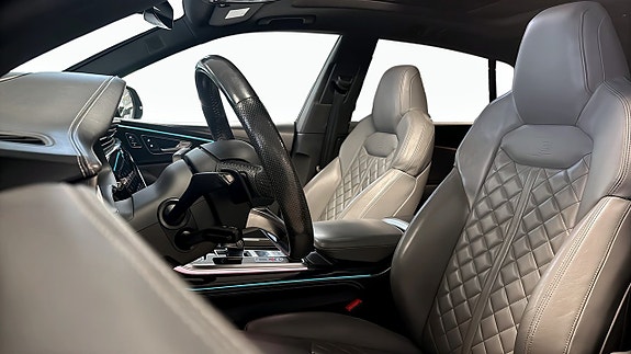 Audi Q8 8 of 13