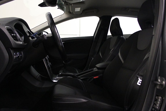 Volvo V40 11 of 21