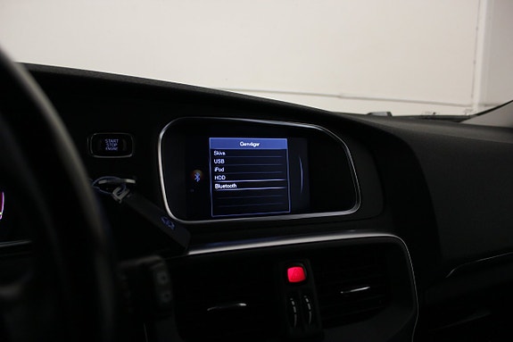 Volvo V40 16 of 21