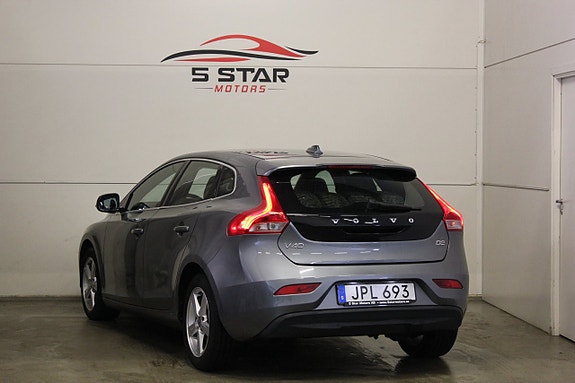Volvo V40 7 of 21