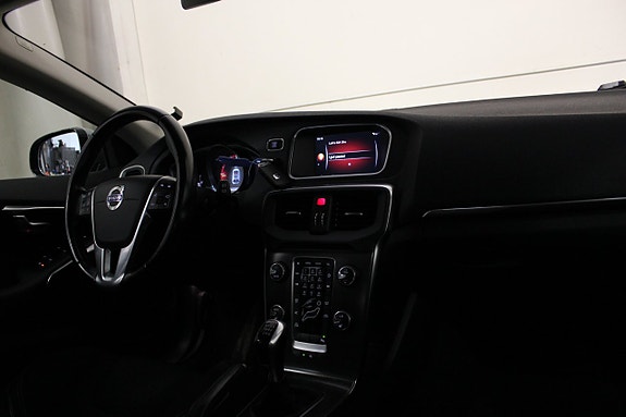 Volvo V40 15 of 21