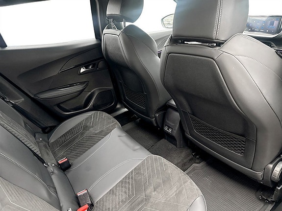 Peugeot 2008 12 of 15