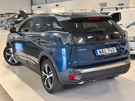 Peugeot 3008 2 of 8