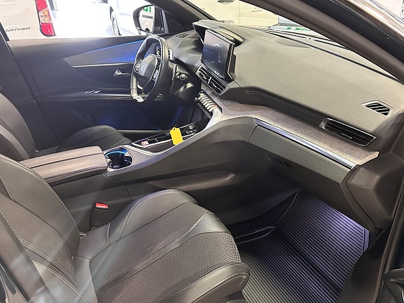 Peugeot 3008 5 of 8