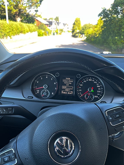 Volkswagen Passat 13 of 14