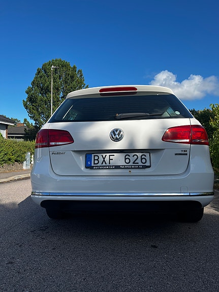 Volkswagen Passat 8 of 14