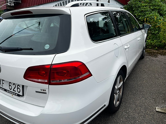 Volkswagen Passat 3 of 14