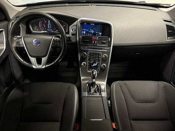 Volvo XC60 12 of 23