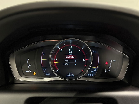Volvo XC60 15 of 23