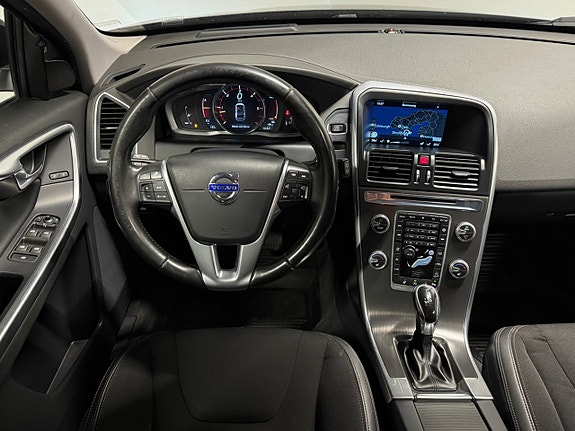 Volvo XC60 13 of 23