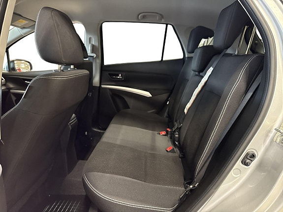 Suzuki S-Cross 4 of 14