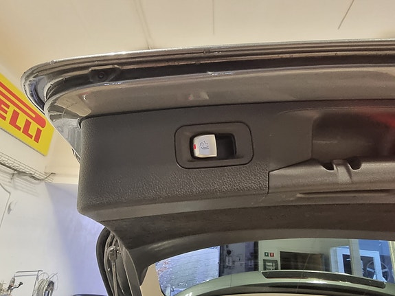 Mercedes-Benz E 220 d 15 of 19
