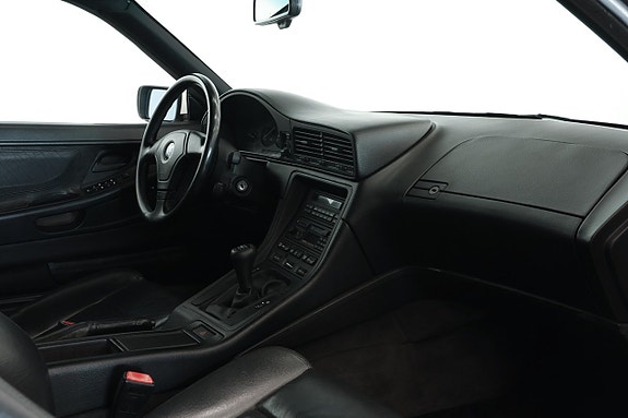 BMW 850i 12 of 17