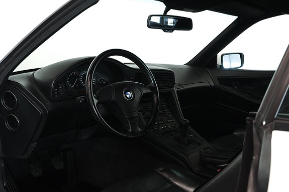 BMW 850i 16 of 17