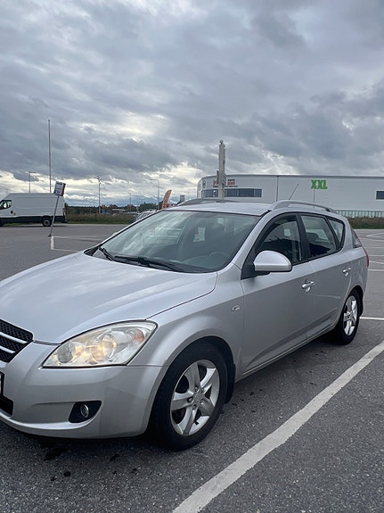Kia Ceed 2 of 13