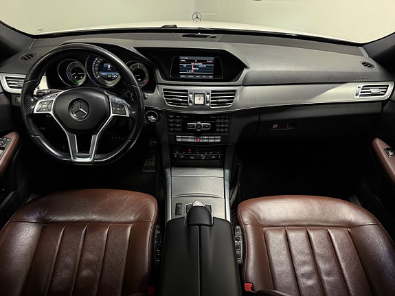 Mercedes-Benz E220 13 of 27