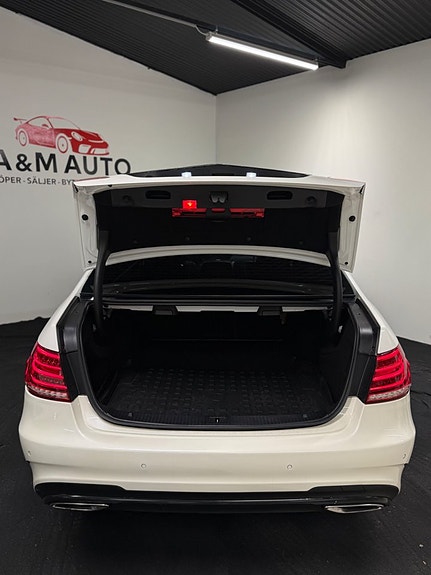 Mercedes-Benz E220 10 of 27