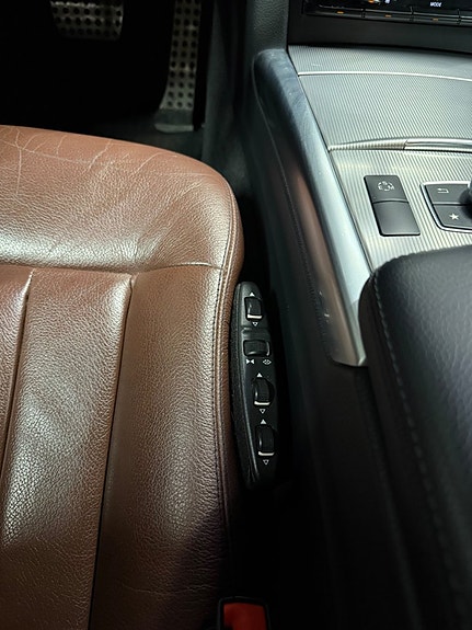 Mercedes-Benz E220 15 of 27