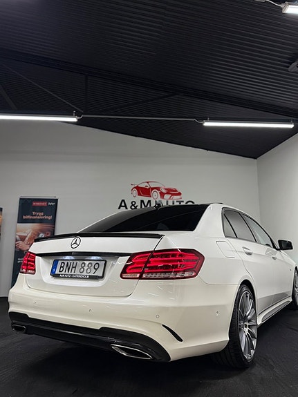 Mercedes-Benz E220 9 of 27