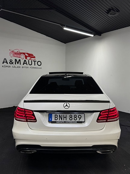 Mercedes-Benz E220 7 of 27